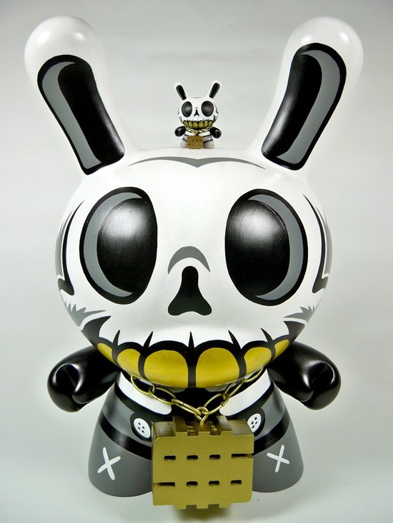 Modern Hero 20" Custom Dunny by MAD Modern Hero 20" Custom Dunny by MAD