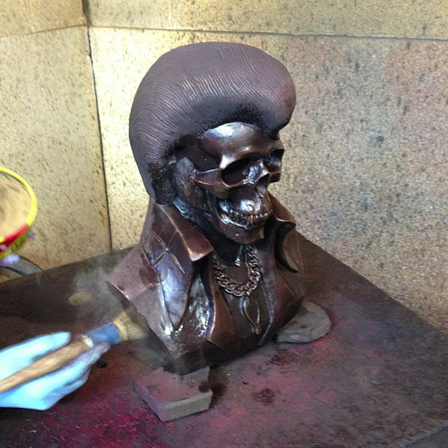 dead-elvis-bronze-bust-4