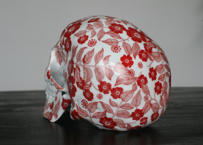 noon-crane-fleurs-rouges-3