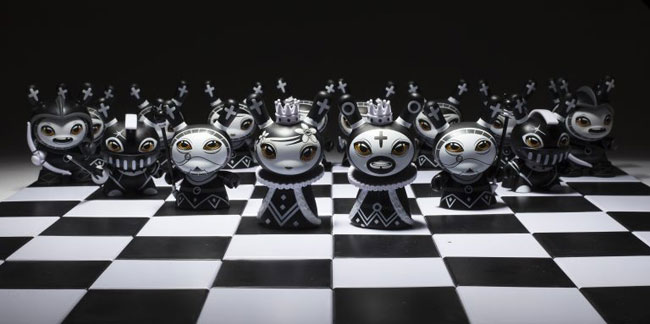kidrobot-shah-mat-dunny-series-2
